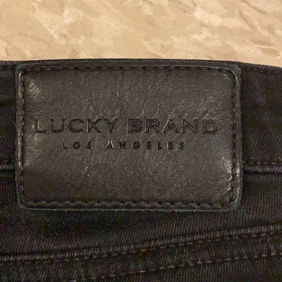 Lucky🍀Brand MidRise Sweet Straight Jean in Distressed Williamette size 00 24x27 - Picture 4 of 16